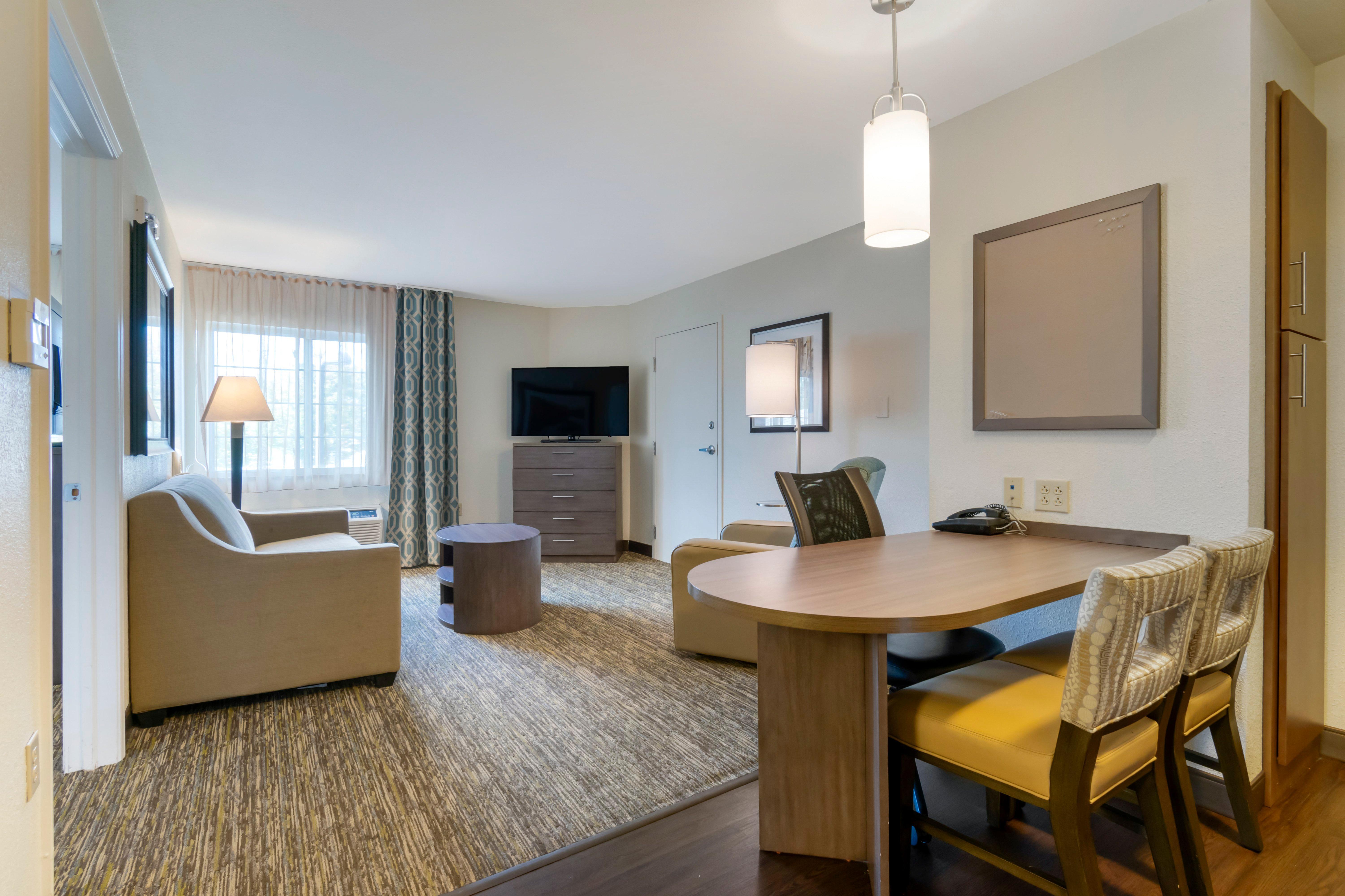 Candlewood By Ihg Hotel Reading